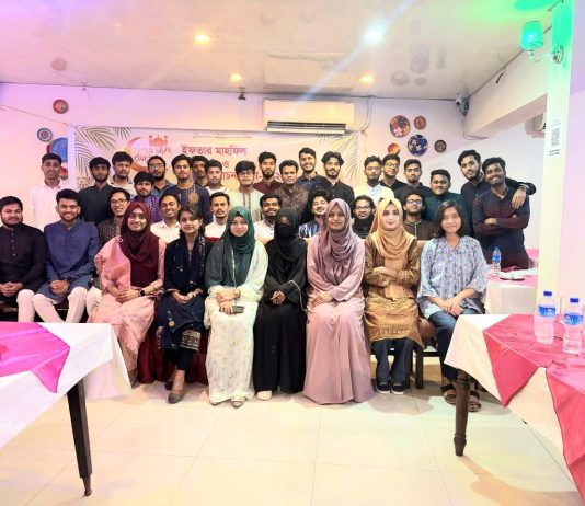 ইফতার মাহফিল ও আলোচনা সভায় দ্বীপশিখার সদস্যদের মিলনমেলা
