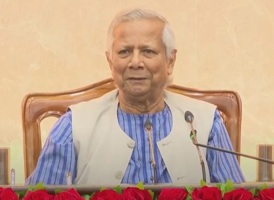কাতারের উদ্দেশে ঢাকা ত্যাগ করলেন প্রধান উপদেষ্টা