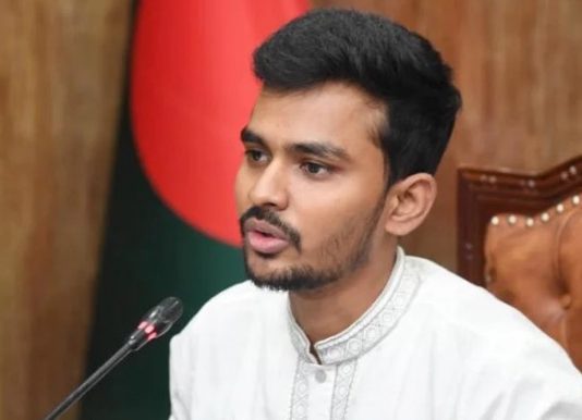 মালয়েশিয়ায় বাংলাদেশি কর্মী নেওয়ার নীতিগত সিদ্ধান্ত: স্থানীয় সরকার উপদেষ্টা
