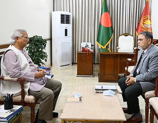 প্রধান উপদেষ্টার সঙ্গে সিইসির সৌজন্য সাক্ষাৎ