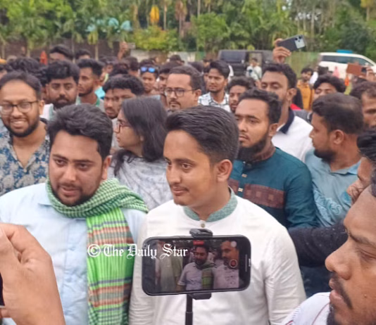 সংস্কার ছাড়া নির্বাচনে যাবে না এনসিপি: লালমনিরহাটে নাহিদ ইসলামের হুঁশিয়ারি