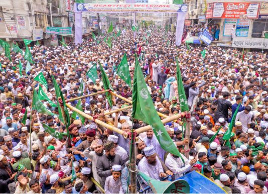 চট্টগ্রামে জশনে জুলুসে পদদলিত ও সেতু ভেঙে নিহত ২