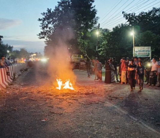 রাজবাড়ীতে কবর থেকে লাশ তুলে পোড়ানোর ঘটনায় নিহত ১, আহত ২২