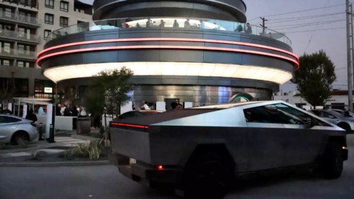 tesla_diner_main_1