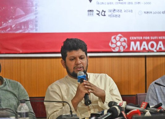 সবাই সংঘাতের জন্য মুখিয়ে আছে: তথ্য উপদেষ্টা মাহফুজ আলম