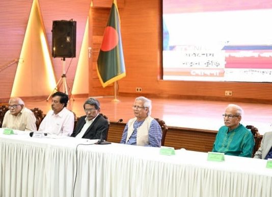 জুলাই সনদে সই শুক্রবার: উৎসবমুখর দলিল স্বাক্ষরের আশায় প্রধান উপদেষ্টা
