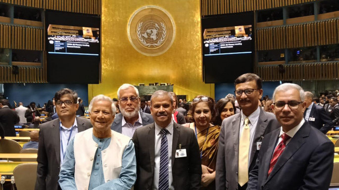 ca_with_advisers_at_the_un_headquarters (1)