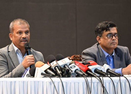 হাসিনা–কামালকে ফেরাতে আইসিসিতে যাওয়ার কথা ভাবছে সরকার