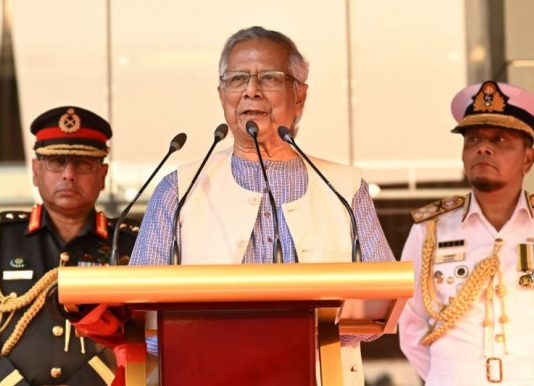 নির্বাচন শান্তিপূর্ণ করতে সশস্ত্র বাহিনীকে পেশাদারিত্বের আহ্বান প্রধান উপদেষ্টা ইউনূসের