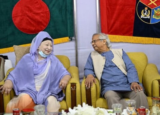 সেনাকুঞ্জে ড. ইউনূস ও খালেদা জিয়ার কুশল বিনিময়