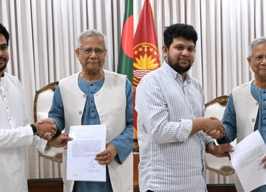 উপদেষ্টা আসিফ মাহমুদ ও মাহফুজ আলমের পদত্যাগ