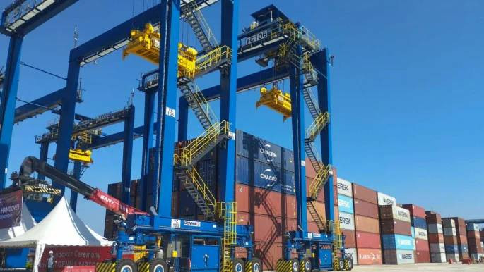 rubber_gantry_crane_patenga