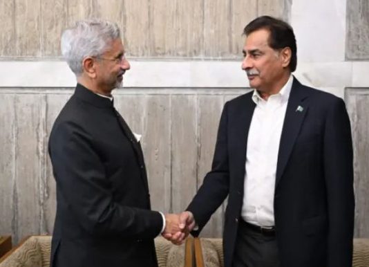 খালেদা জিয়াকে শ্রদ্ধা জানাতে ঢাকায় ভারতের পররাষ্ট্রমন্ত্রী ও পাকিস্তানের স্পিকার, কুশল বিনিময়
